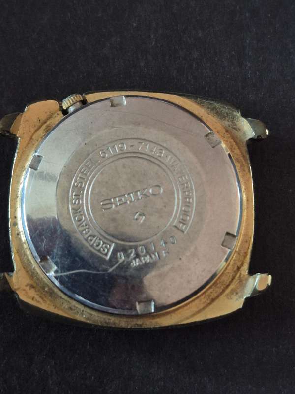 Vintage Seiko 5 Automatic 21 Jewels Mechanical Wrist Watch (not working)excellent condition