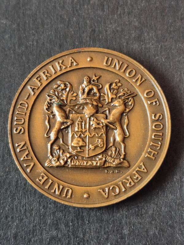 Union of SA Peace Bronze Medallion 1939-1945