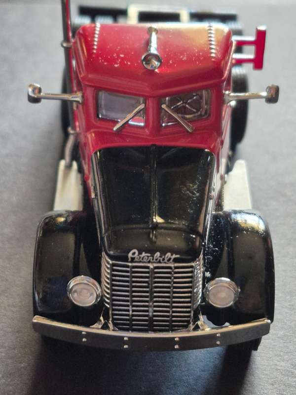 Matchbox 1939 Peterbilt Cab Truck - Birth of the Big Rigs (excellent condition)