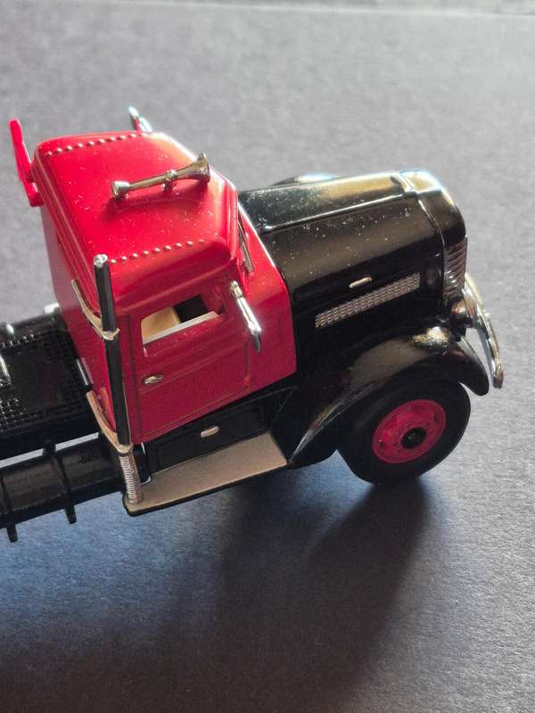 Matchbox 1939 Peterbilt Cab Truck - Birth of the Big Rigs (excellent condition)