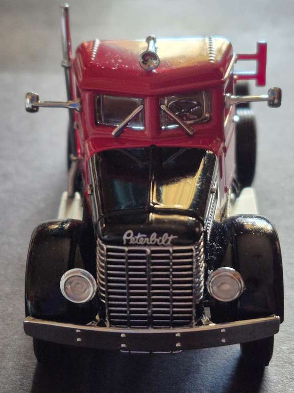 Matchbox 1939 Peterbilt Cab Truck - Birth of the Big Rigs (excellent condition)