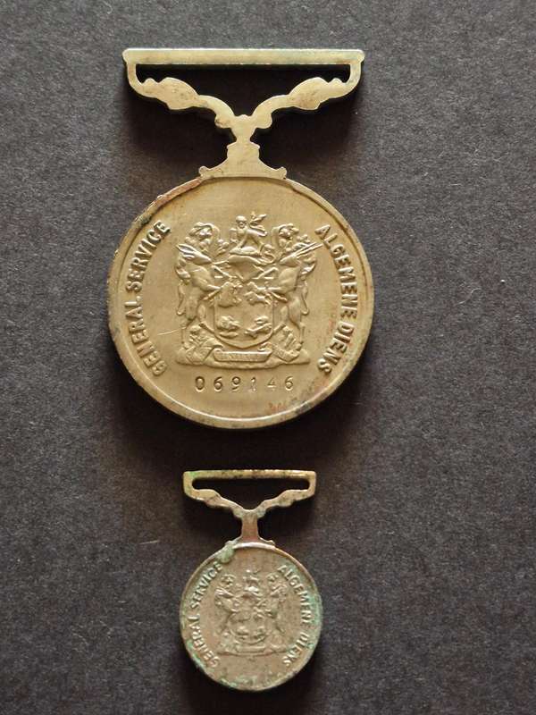 SA Army General Service Medal no. 069146 including Miniature Medal