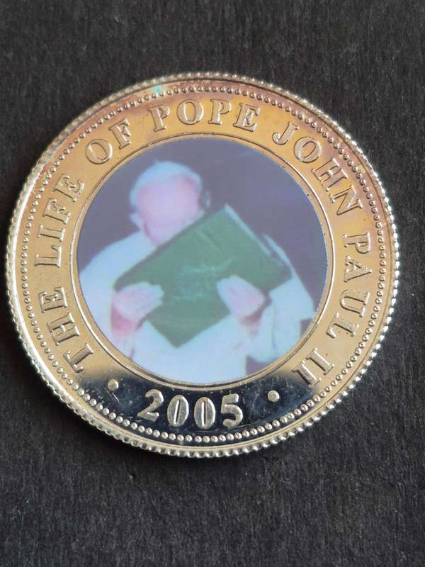 Somalia Republic 250 Shillings 2005 (Pope John Paul II Kissing Bible) Silver Plated Copper Nickel 20