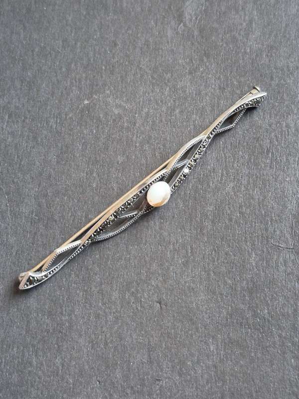 Vintage Marcasite Silver Brooch stamped. 935  4.1g with Pearl 70mm