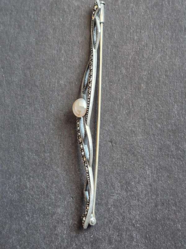 Vintage Marcasite Silver Brooch stamped. 935  4.1g with Pearl 70mm