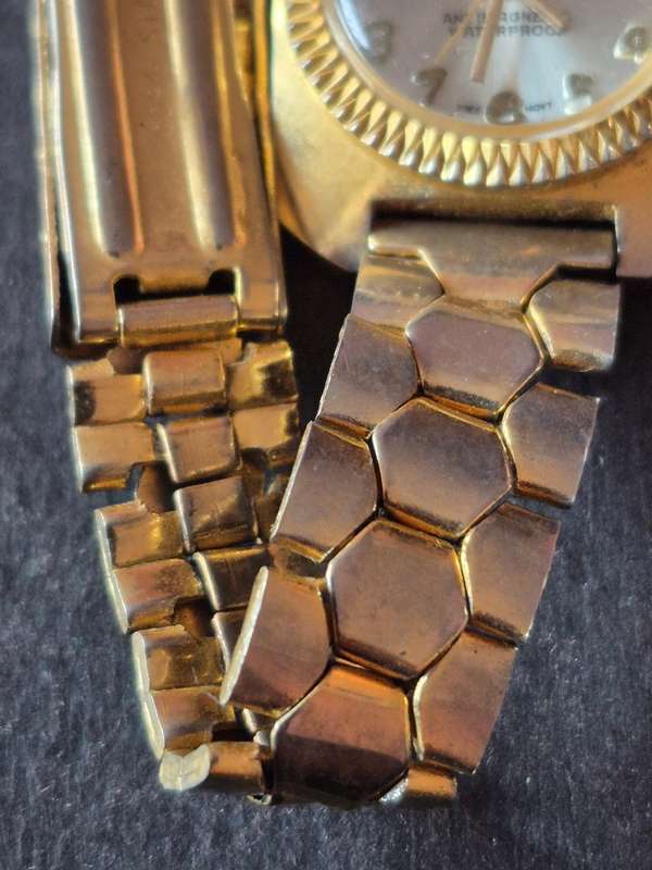 Vintage Ladies Rottery 17 Jewels Mechanical Wrist Watch (not working) missing back cover