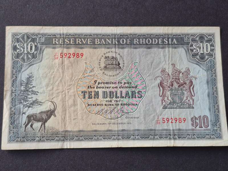 Reserve Bank of Rhodesia Ten Dollar Rhodes Watermark Salisbury 3 December 1975 (nice condition)