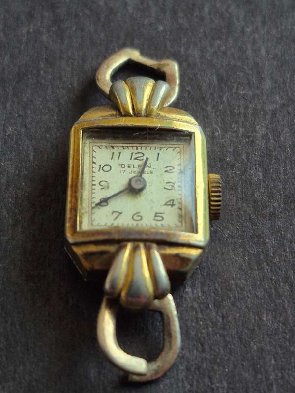 Vintage Ladies Delfin 17 Jewels Mechanical Wrist Watch (not working)