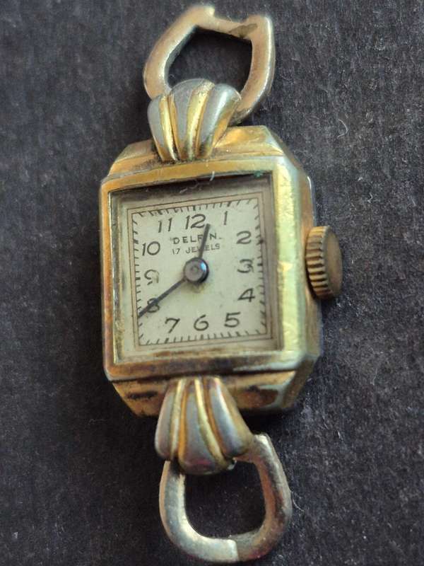 Vintage Ladies Delfin 17 Jewels Mechanical Wrist Watch (not working)