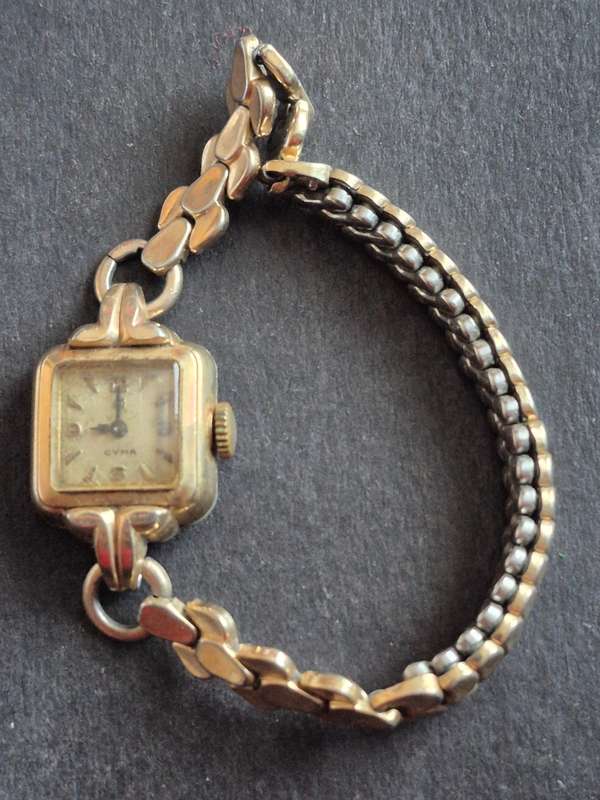 Vintage Ladies Cyma Mechanical Wrist Watch (not working)