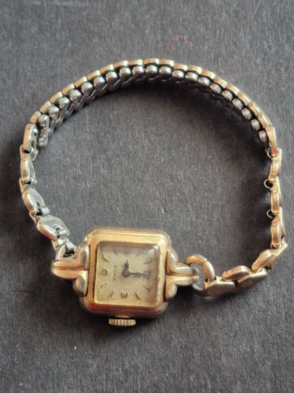 Vintage Ladies Cyma Mechanical Wrist Watch (not working)