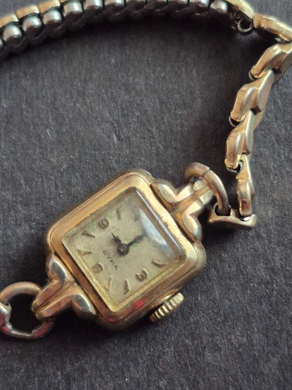 Vintage Ladies Cyma Mechanical Wrist Watch (not working)