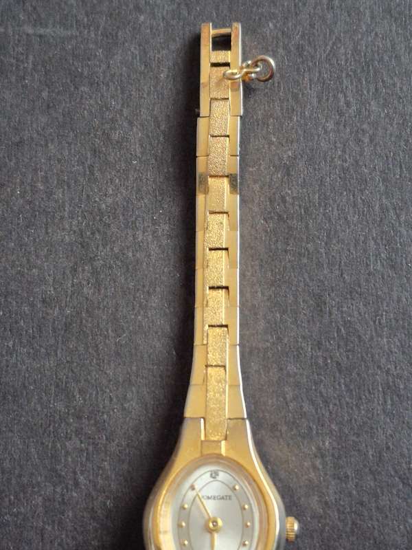 Vintage Homegate 17 Jewels Ladies Mechanical Wrist Watch-nice condition (not working)