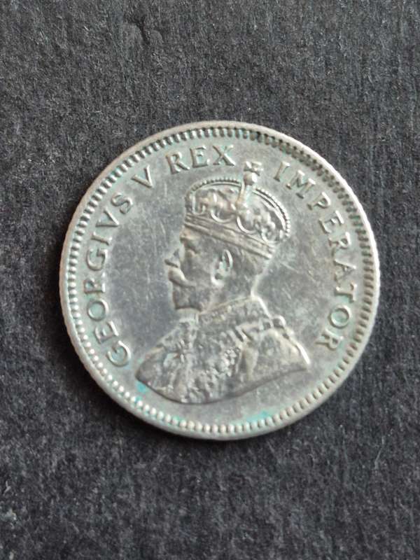 Union Sixpence 1935 (nice condition)