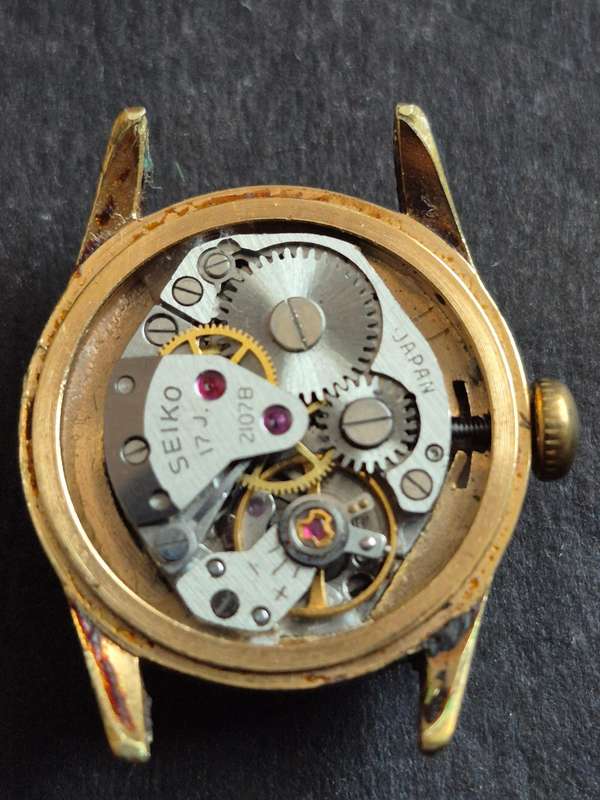 Vintage Ladies Seiko Mechanical Wrist Watch Diashock 17 Jewels (excellent condition) not working