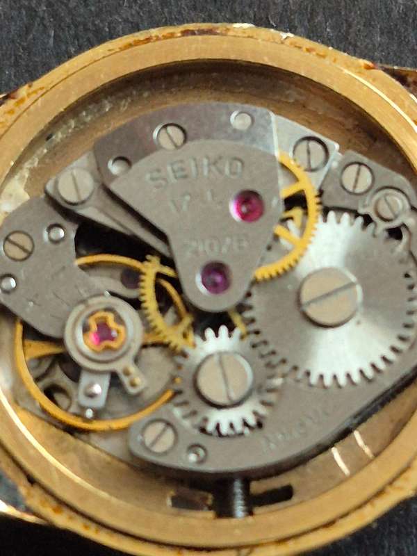 Vintage Ladies Seiko Mechanical Wrist Watch Diashock 17 Jewels (excellent condition) not working