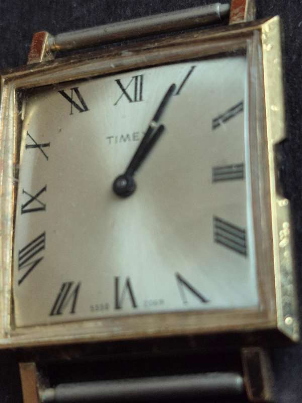Vintage Timex 533-2369 Mechanical Slim Line Wrist Watch (missing winder) - not working