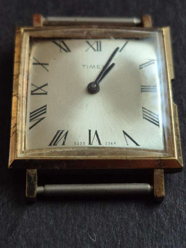 Vintage Timex 533-2369 Mechanical Slim Line Wrist Watch (missing winder) - not working