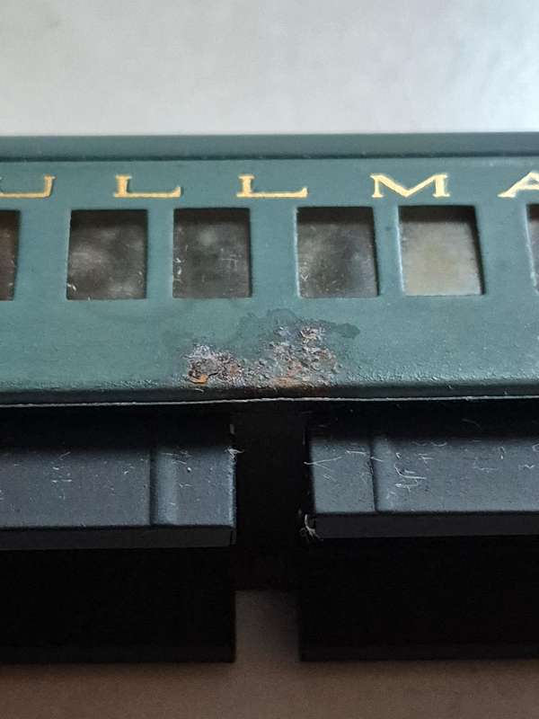 Trix Twin 00 Gauge Pullman Car American 9/565U 2602 Green (rust spot)