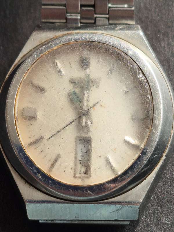 Vintage Seiko Quartz Water Resistant no. 511074 (untested) sold as is