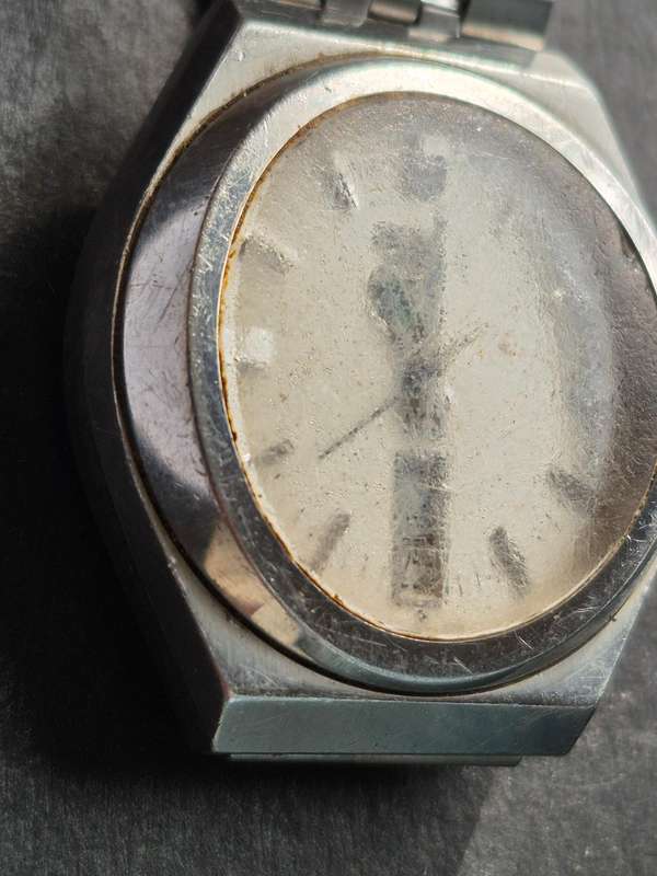 Vintage Seiko Quartz Water Resistant no. 511074 (untested) sold as is
