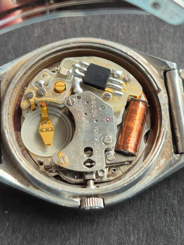 Vintage Seiko Quartz Water Resistant no. 511074 (untested) sold as is