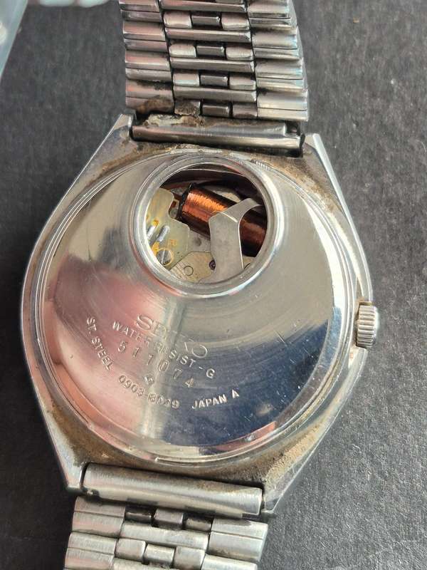 Vintage Seiko Quartz Water Resistant no. 511074 (untested) sold as is