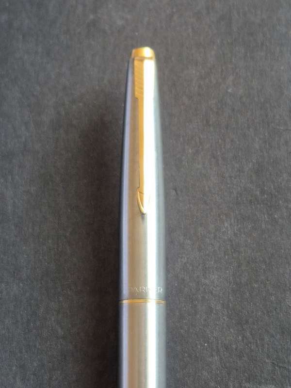 Vintage Two Toned Parker Fountain Pen (excellent condition)