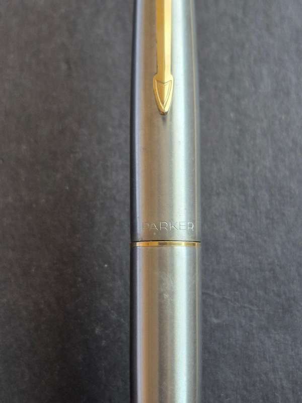 Vintage Two Toned Parker Fountain Pen (excellent condition)