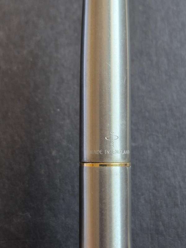 Vintage Two Toned Parker Fountain Pen (excellent condition)