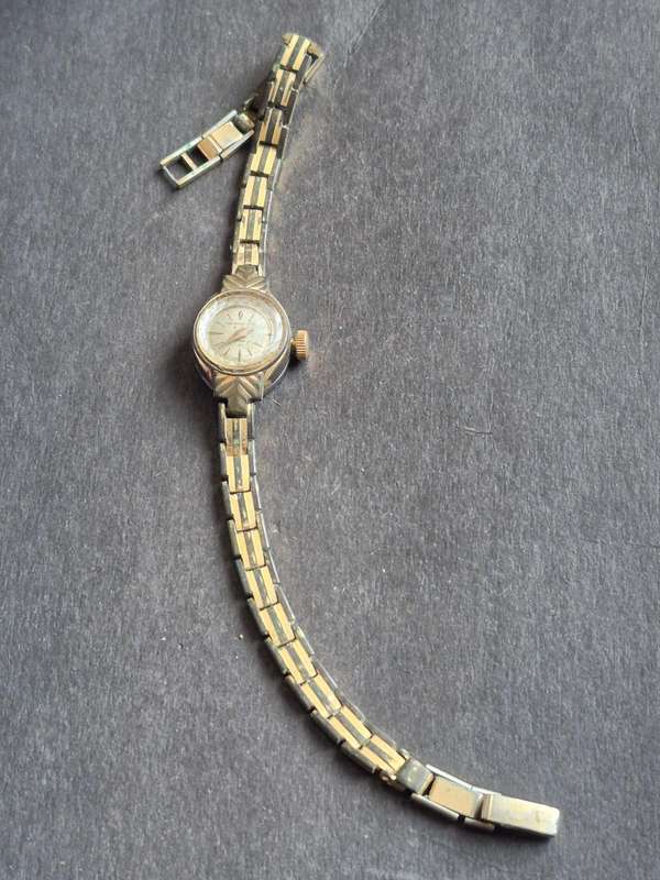 Vintage Ladies 17 Jewels Ladies Wrist Watch Hirschson Bros (not working)