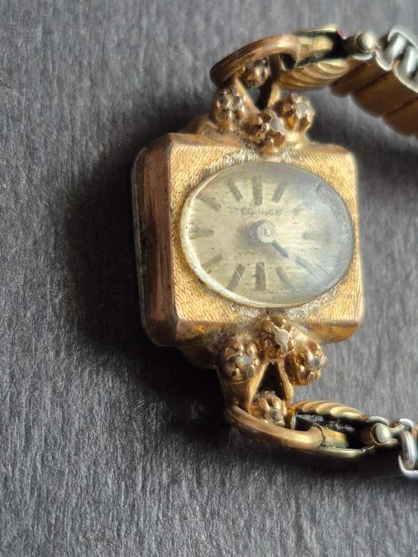 Vintage Ladies Technos 17 Jewels Mechanical Wrist Watch (not working)