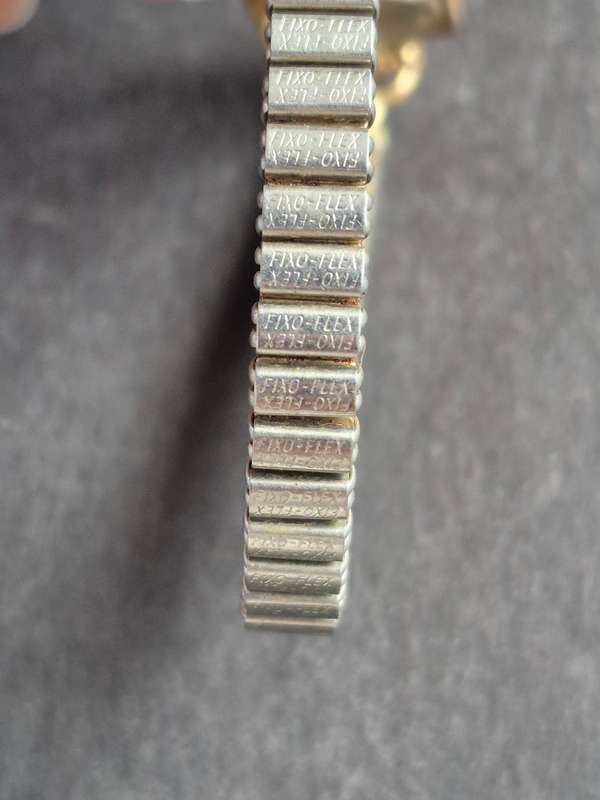 Vintage Ladies Technos 17 Jewels Mechanical Wrist Watch (not working)