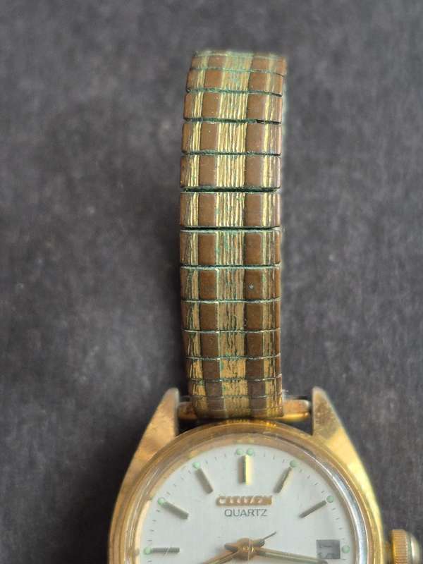 Vintage Ladies Citizen Quartz (back missing) not tested
