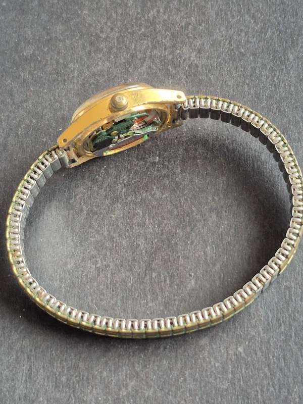 Vintage Ladies Citizen Quartz (back missing) not tested