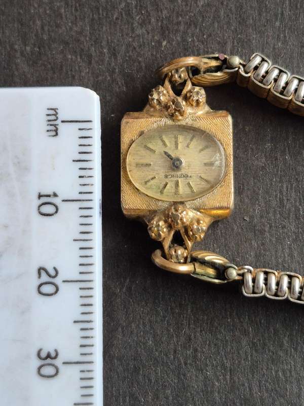 Vintage Ladies Technos 17 Jewels Mechanical Wrist Watch (not working)