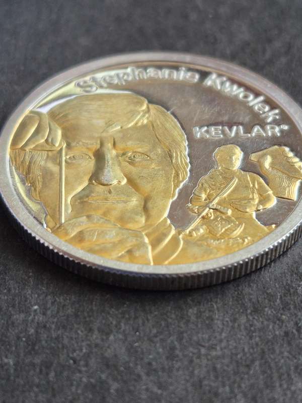 Dupont 200 Anniversary One Ounce Silver Medallion 1802-2002 (rare)