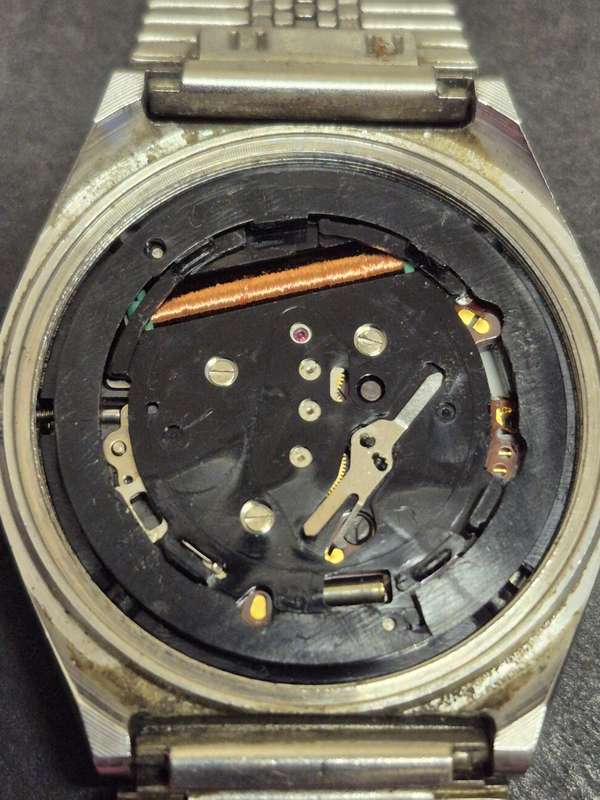Vintage Citizen Quartz Eagle 7 Men's Wrist Watch (untested) sold as is (not working)