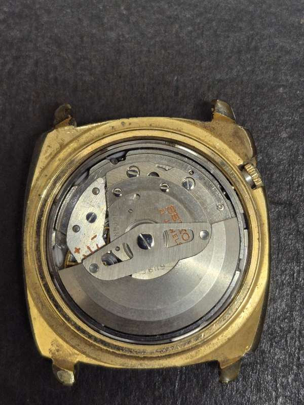 Vintage Seiko 5 Automatic 21 Jewels Mechanical Wrist Watch (not working)excellent condition
