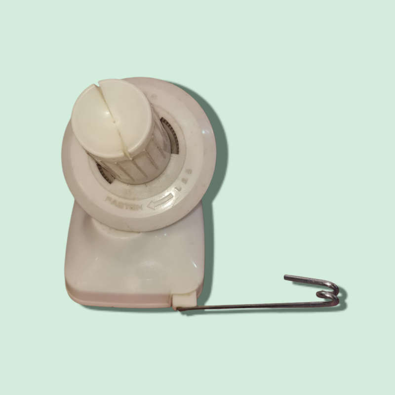 DIY Hand Operated Knitting Roll String Yarn Fiber Wool Thread Ball Winder Holder