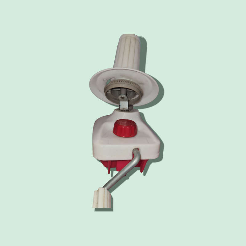 DIY Hand Operated Knitting Roll String Yarn Fiber Wool Thread Ball Winder Holder
