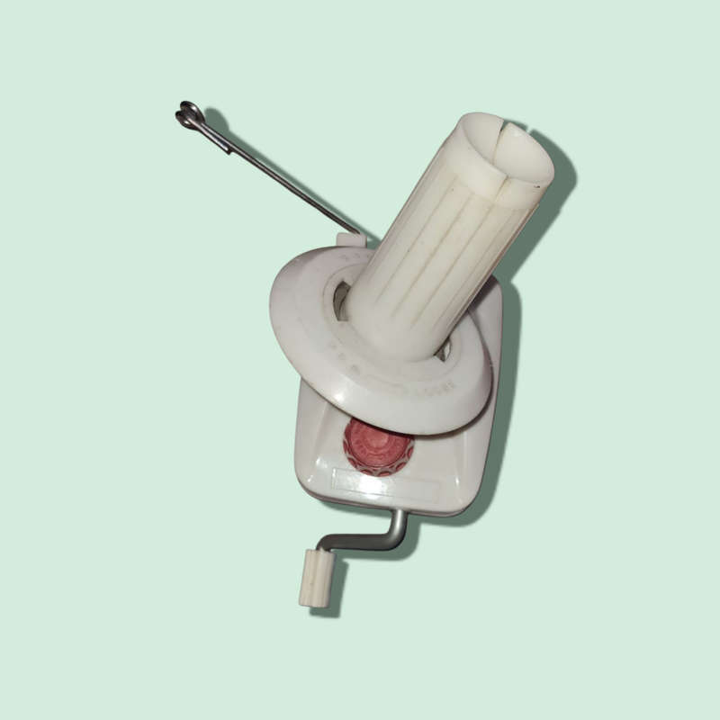 DIY Hand Operated Knitting Roll String Yarn Fiber Wool Thread Ball Winder Holder