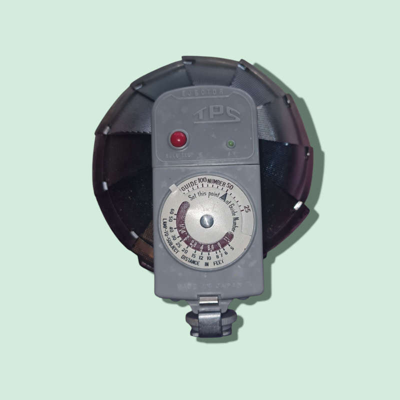 Vintage Fan Flash TPS Camera Accessories Pocket Flash Gun Made In Japan
