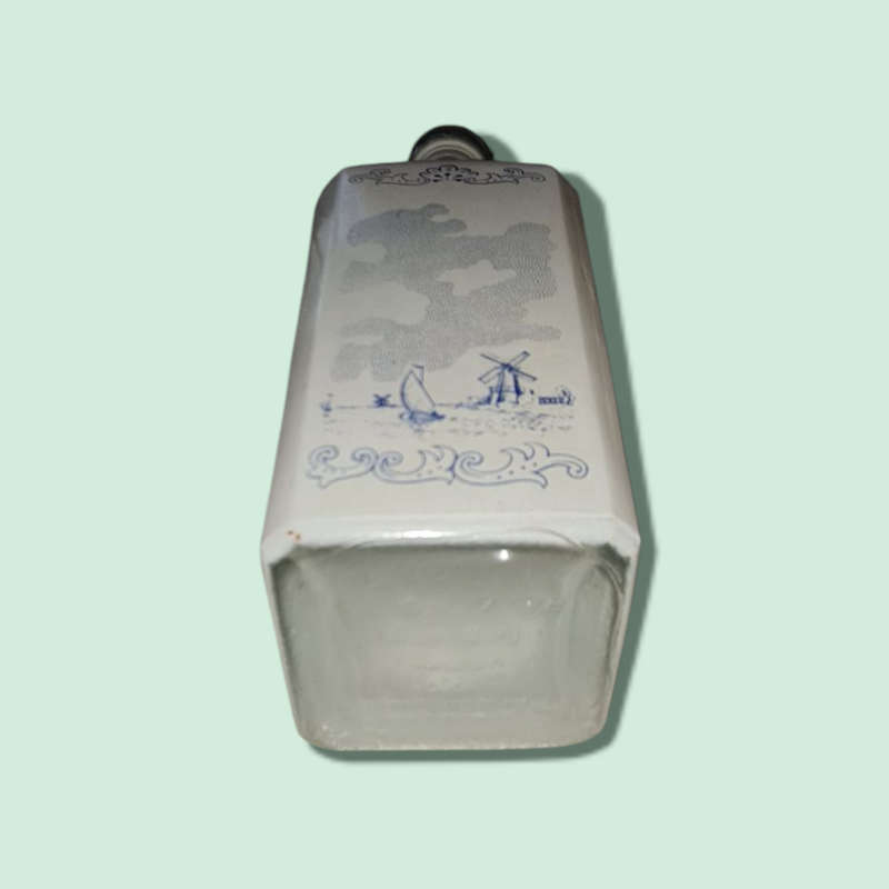 Holland,  Vandermint Mint - Chocolate Liqueur bottle, Milk Glass, Tulip Lid, Pour - Spout