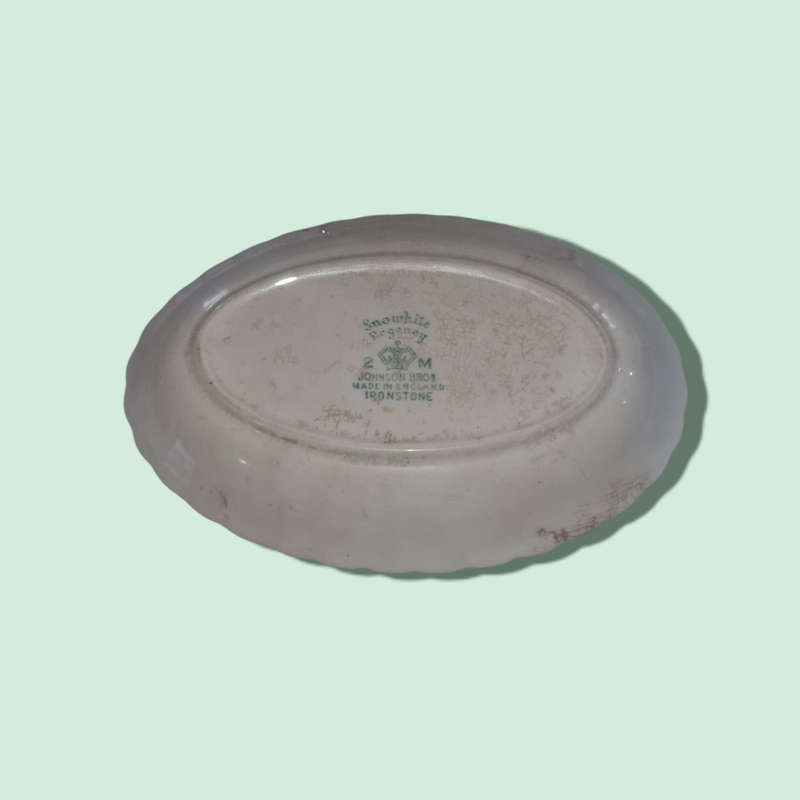 Snow White Regency Swirl Under pate Johnson Bros England Ironstone Replacement