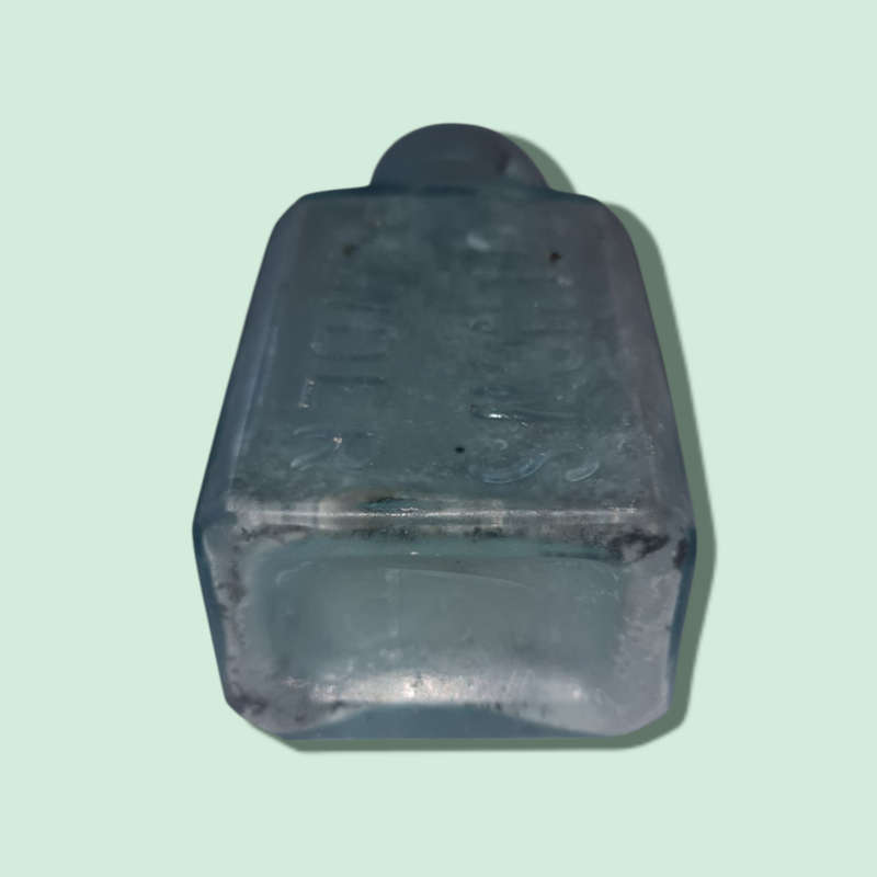 Vintage Kutnow`s Powder Medicinal Bottle