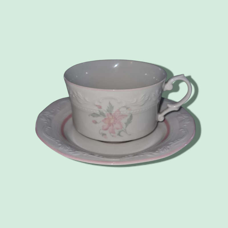 Huguenot Trio Cups and Saucers