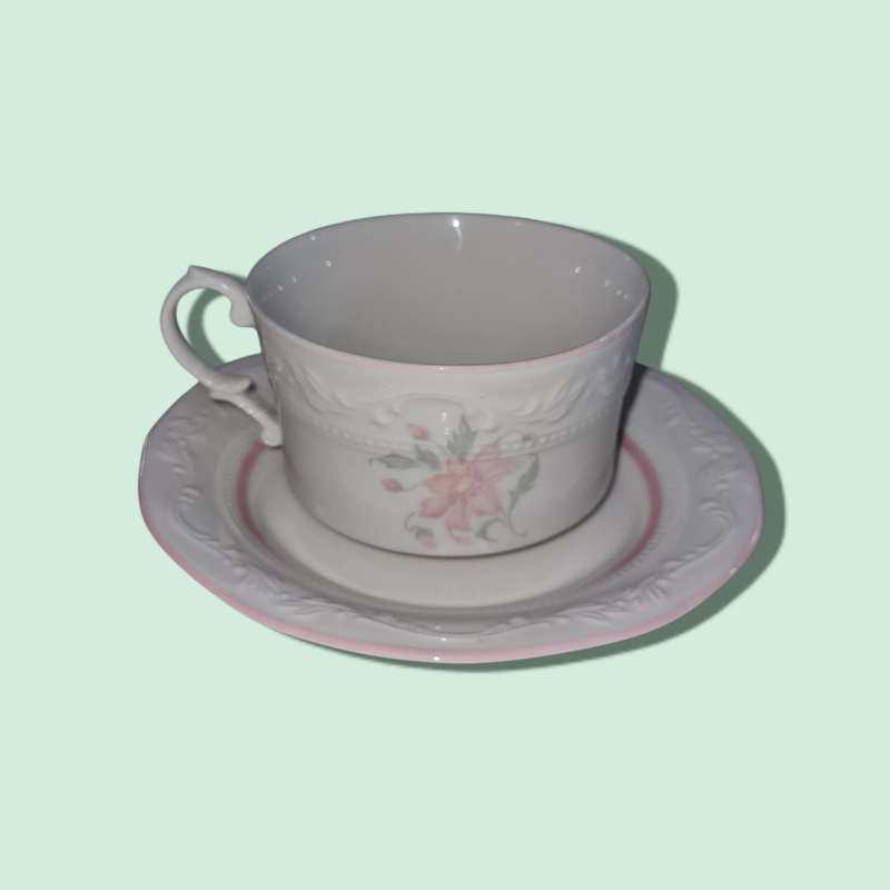 Huguenot Trio Cups and Saucers
