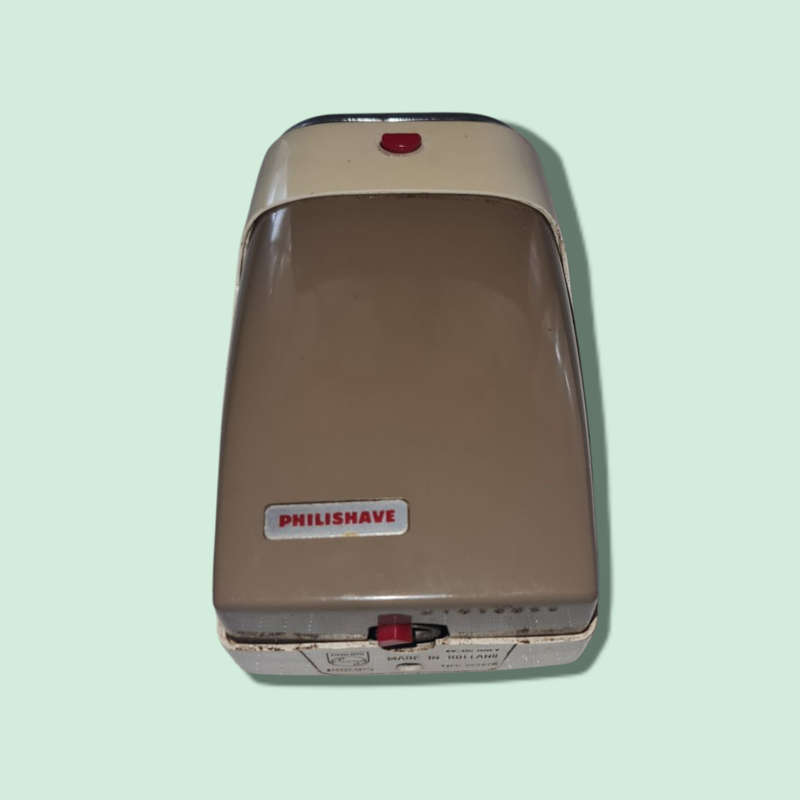 Philips Philishave Battery Shaver with Case