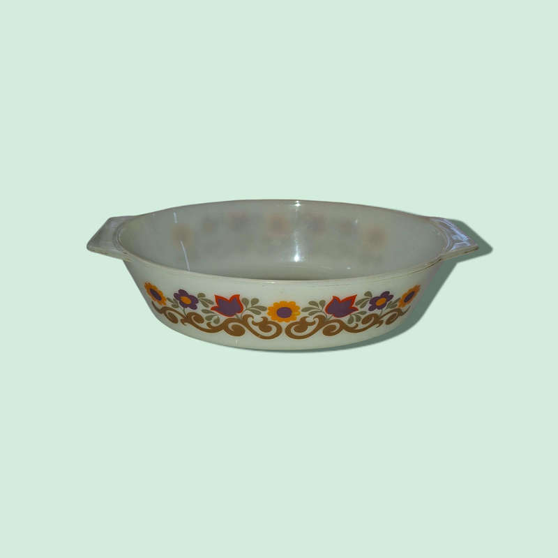 Retro JAJ Pyrex - Briarwood pattern 524 Oval Casserole
